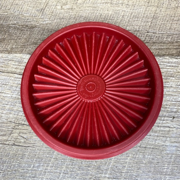 Vintage Tupperware Servalier Push Lid #812 Red LID ONLY (1) - Picture 1 of 6